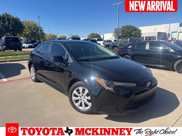 Used 2025 Toyota Corolla LE FWD image 1