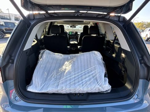 New 2025 Lincoln Aviator AWD w/ Equipment Group 101A image 8