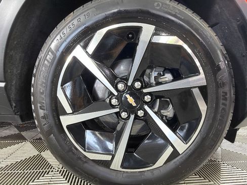 Used 2025 Chevrolet Equinox EV LT FWD image 36