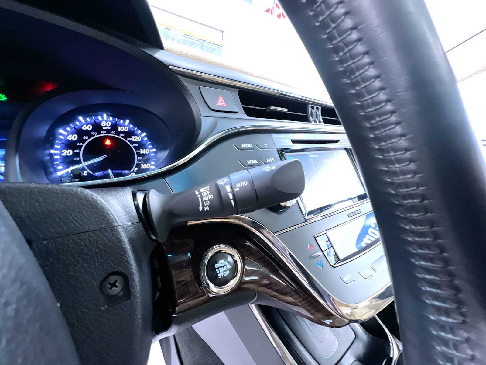 Used 2015 Toyota Avalon Limited w/ Technology Package FWD image 19
