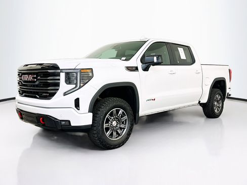 Used 2025 GMC Sierra 1500 AT4 image 3