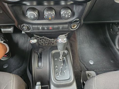 Used 2014 Jeep Wrangler Unlimited Sahara w/ Dual Top Group image 15