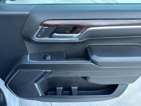 Used 2024 GMC Sierra 1500 SLT image 17