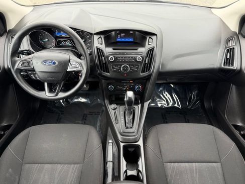 Used 2016 Ford Focus SE w/ Reverse Sensing Package FWD image 24