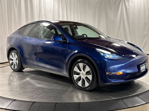 Used 2023 Tesla Model Y Long Range AWD/4WD image 7
