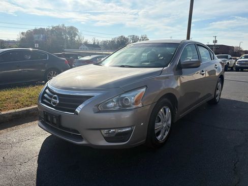 Used 2014 Nissan Altima 2.5 S image 3