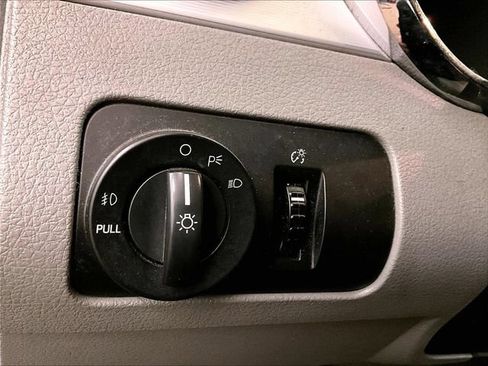 Used 2006 Ford Mustang GT Premium RWD image 32