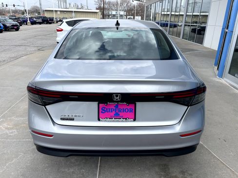 Used 2025 Honda Accord SE image 3