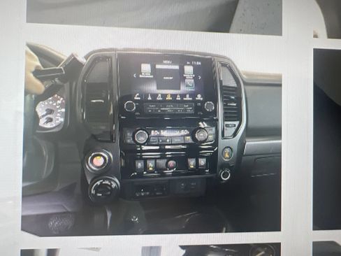 Used 2023 Nissan Titan PRO-4X w/ Pro-4x Convenience Package AWD/4WD image 12
