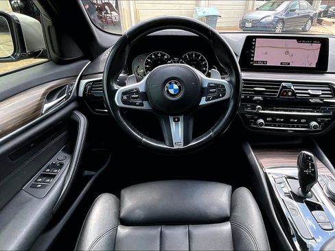 Used 2019 BMW 530i w/ Convenience Package image 6