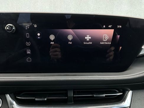 Used 2025 Buick Envista Preferred image 30