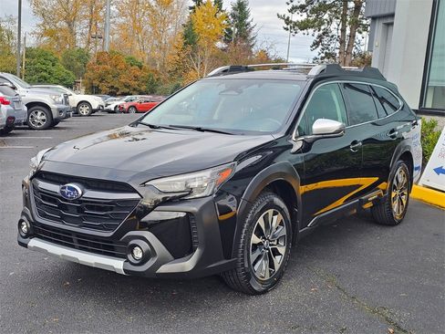 Used 2023 Subaru Outback Touring image 3