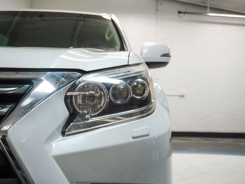 Used 2016 Lexus GX 460 w/ Premium Package AWD/4WD image 37