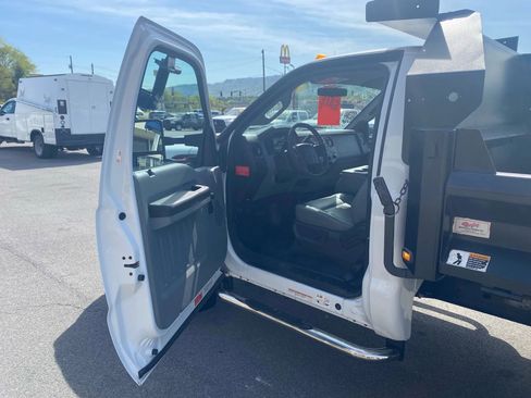 Used 2011 Ford F450 XL w/ Trailer Tow Pkg image 8