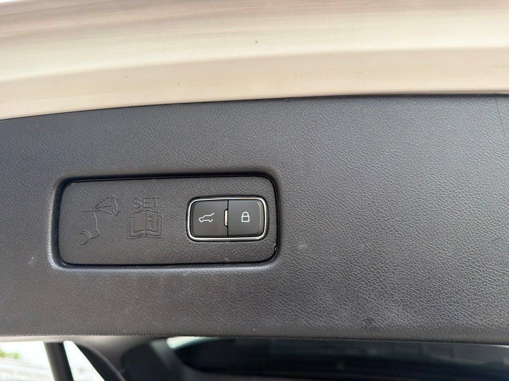 Used 2021 Lincoln Aviator Reserve w/ Elements Package Plus AWD/4WD image 12