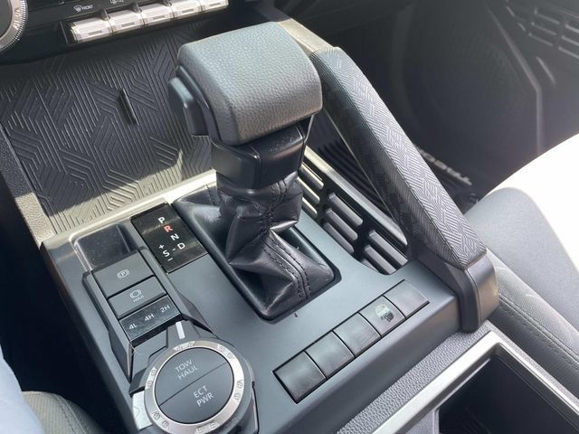Used 2025 Toyota Tacoma SR5 AWD/4WD image 25