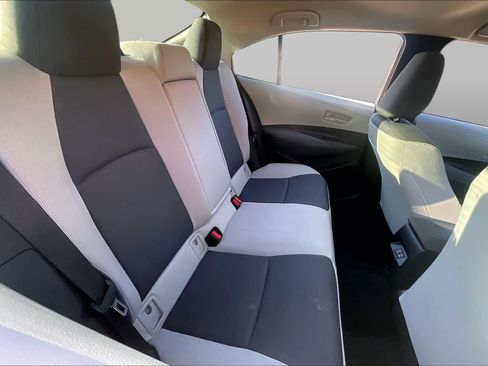 Used 2025 Toyota Corolla LE FWD image 18