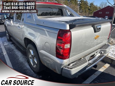 Used 2013 Chevrolet Avalanche LT image 4