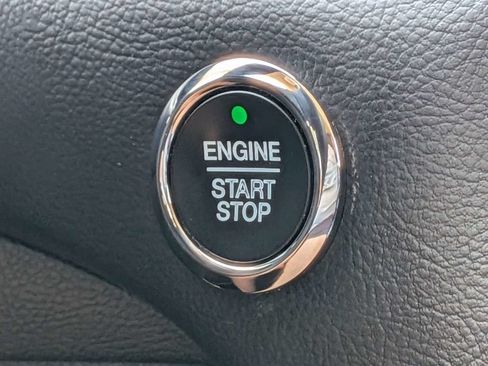 Used 2020 Ford Edge SE FWD image 35