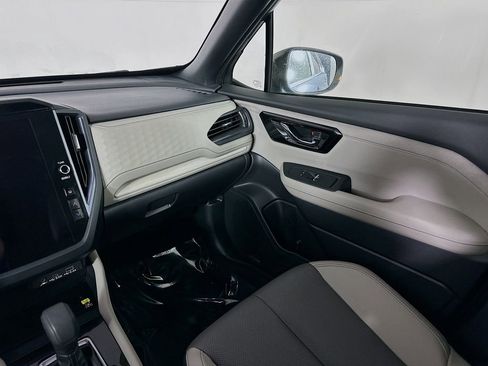 Certified 2025 Subaru Forester Limited image 32