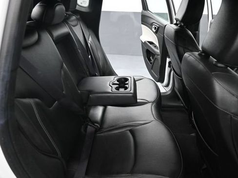 Used 2025 Jeep Compass Limited AWD/4WD image 21