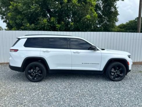 Used 2024 Jeep Grand Cherokee L Altitude RWD image 6