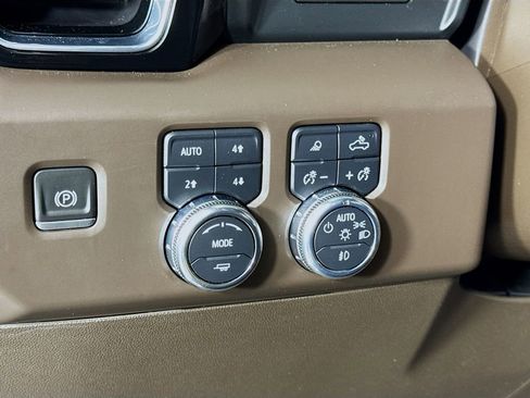 Used 2023 GMC Sierra 1500 Denali AWD/4WD image 17