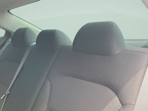 Used 2020 Hyundai Elantra Value Edition w/ Winter Weather Package FWD image 10