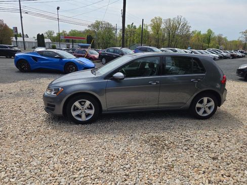 Used 2017 Volkswagen Golf S FWD image 4