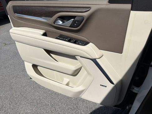 Used 2022 GMC Yukon Denali RWD image 15