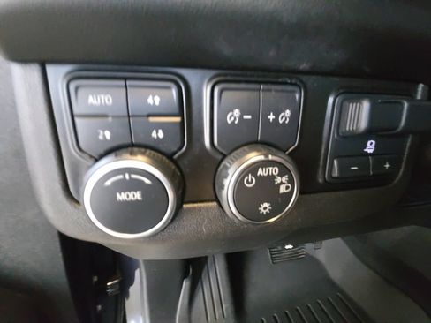 Certified 2022 Chevrolet Tahoe RST w/ Sport Performance Package AWD/4WD image 26