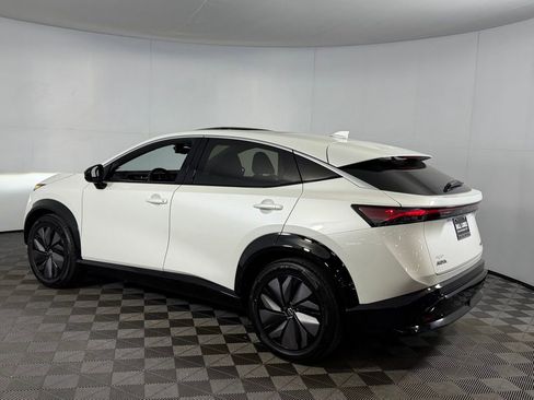 Used 2024 Nissan Ariya FWD image 8