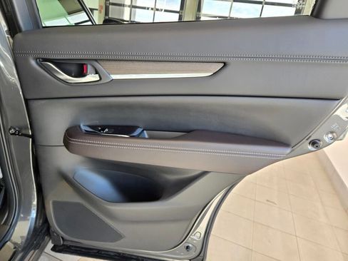 New 2025 MAZDA CX-5 Signature image 9