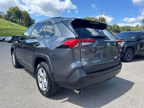 Used 2021 Toyota RAV4 XLE AWD/4WD image 4