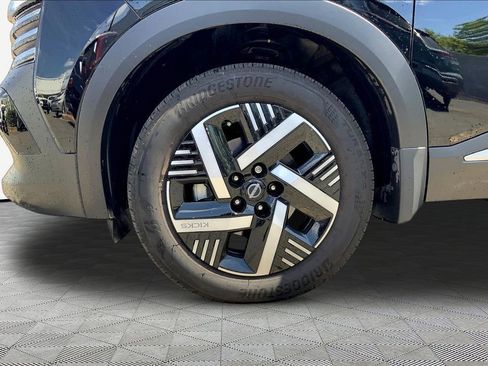 Used 2025 Nissan Kicks SV image 21