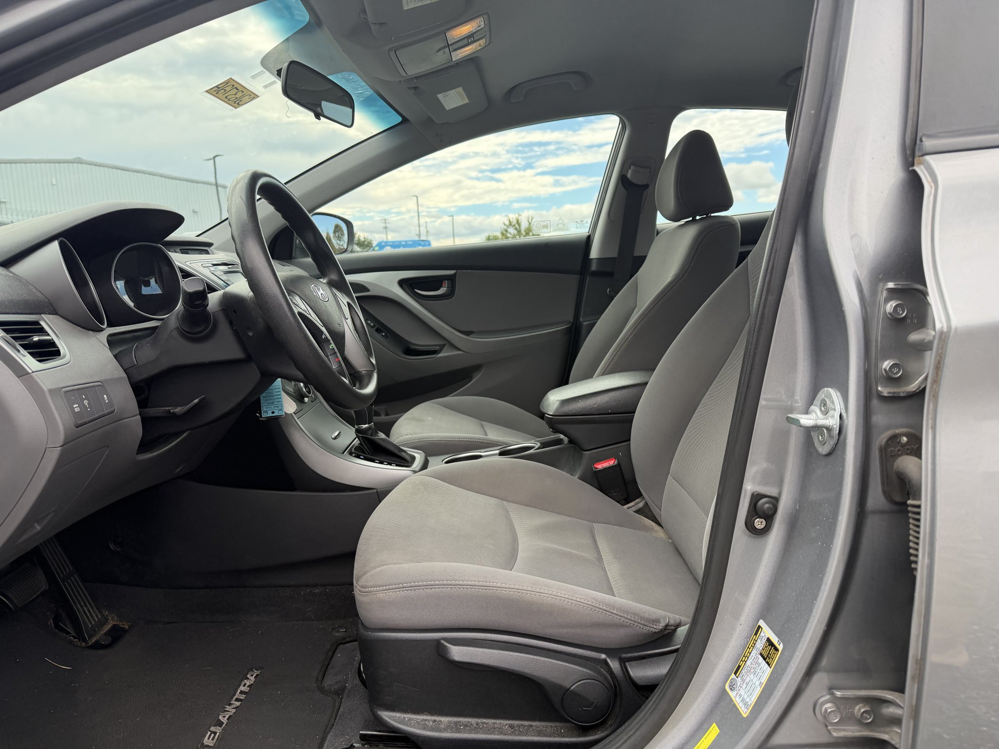 Used 2014 Hyundai Elantra SE w/ Option Group 02 FWD image 6