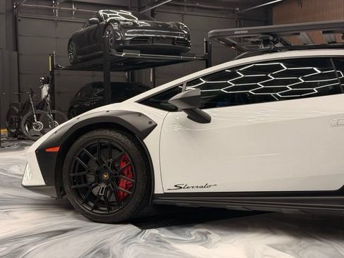 Used 2024 Lamborghini Huracan Sterrato AWD/4WD image 16