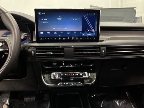 Used 2024 Lincoln Corsair AWD image 7