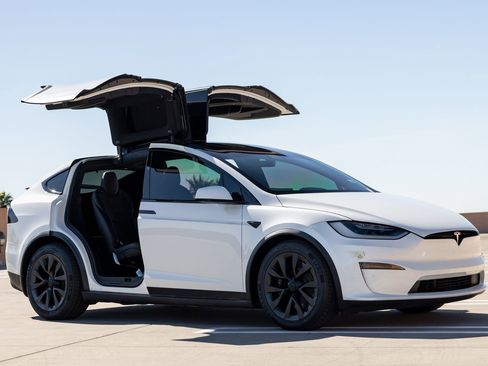 Used 2023 Tesla Model X AWD/4WD image 54