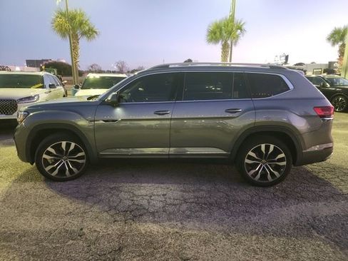 Used 2022 Volkswagen Atlas SEL Premium image 4