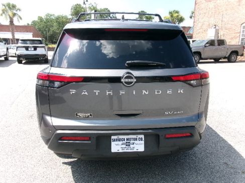 Used 2022 Nissan Pathfinder SV AWD/4WD image 4
