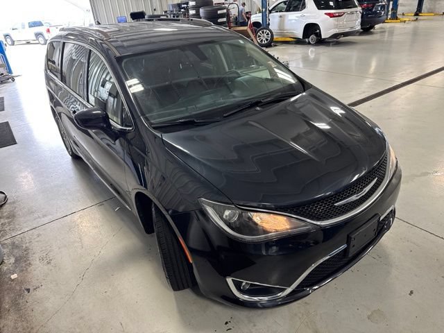 Used 2020 Chrysler Pacifica Touring-L FWD image 34
