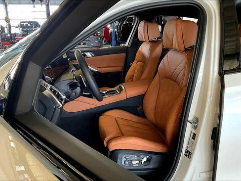 New 2026 BMW X6 xDrive40i w/ Climate Comfort Package image 9