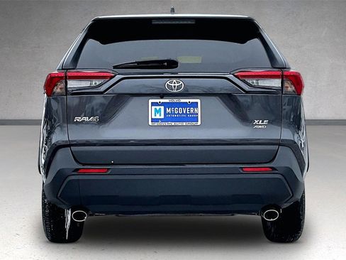 Used 2023 Toyota RAV4 XLE w/ Convenience Package image 5