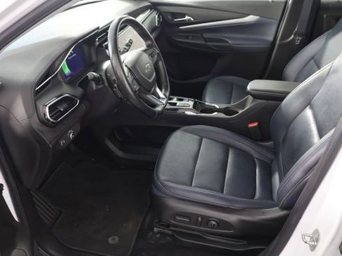 Used 2023 Chevrolet Bolt EUV LT w/ Convenience Package image 17