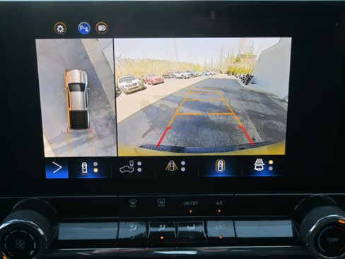 Used 2023 Chevrolet Colorado Trail Boss w/ Technology Package image 26