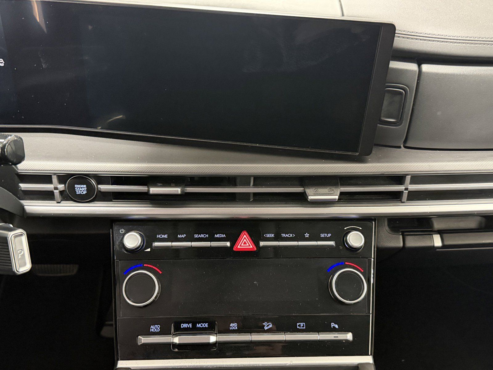 Certified 2026 Hyundai Santa Fe SE AWD/4WD image 12