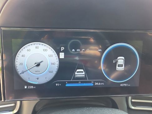 Used 2025 Hyundai Elantra SEL FWD image 31