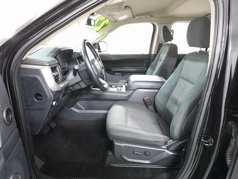 Used 2022 Ford Expedition XLT image 9