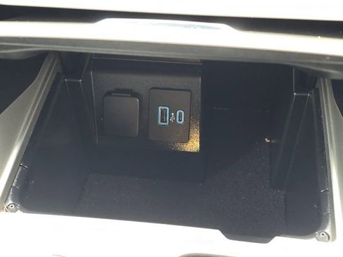 Used 2023 Ford Explorer XLT w/ Equipment Group 202A image 40